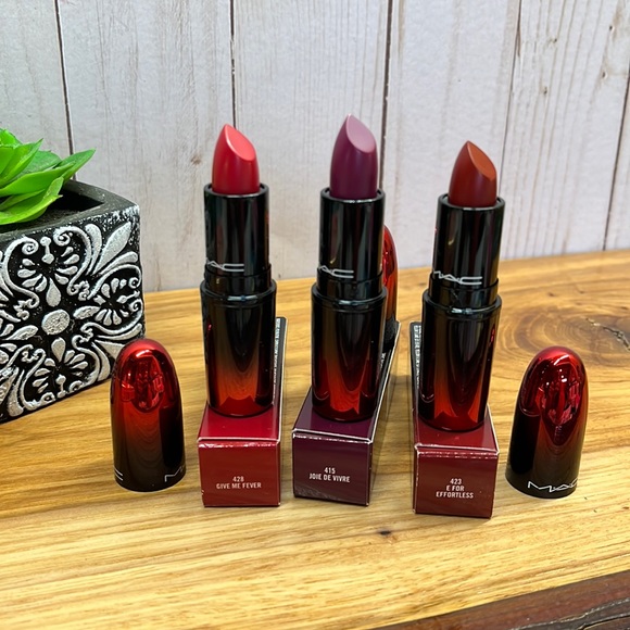 MAC Love Me Lipstick - Picture 1 of 16